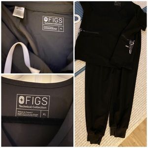 Figs scrub top & bottom